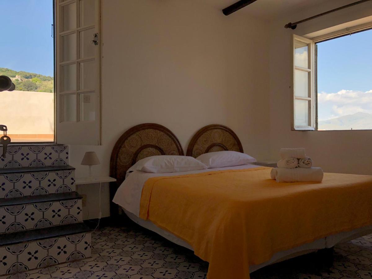 Il Vecchio E Il Mare Bed and Breakfast Gaeta Eksteriør billede